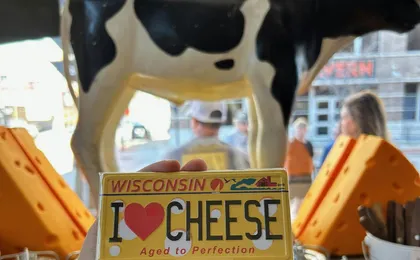 Milwaukee downtown food tour with 5 tastings and cheese curds