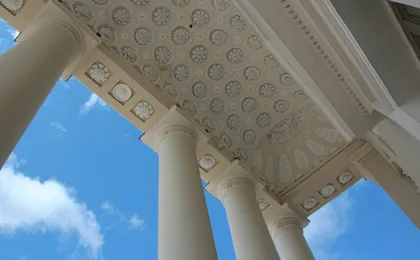 Guided tour of Vilnius' Independent Republic of Artists with a local