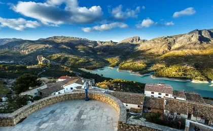 Guadalest and Algar waterfalls tour from Alicante