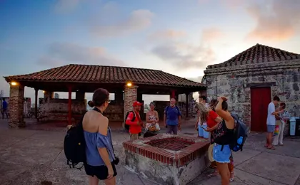 Cartagena San Felipe Castle walking tour with tunnels and city views