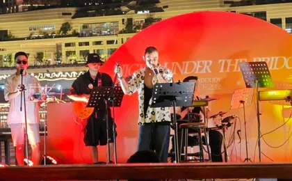 Chongqing evening tour with dinner and Two Rivers night cruise