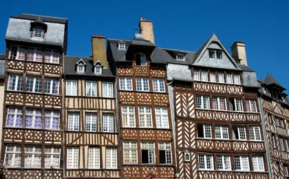Rennes 2-hour introductory walking tour with a local