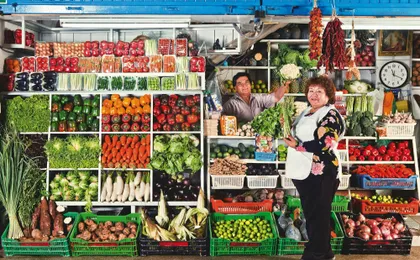 Lima local market, Chinatown and Cordano bar private tour
