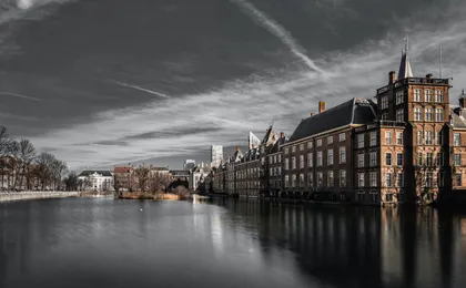 Self guided tour with interactive city game of The Hague
