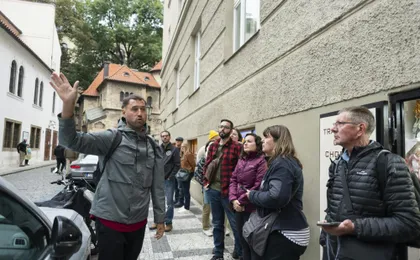 Best of Prague by foot and bus with river cruise and Prague Castle