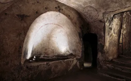 Catacombs of San Gaudioso tickets and guided tour