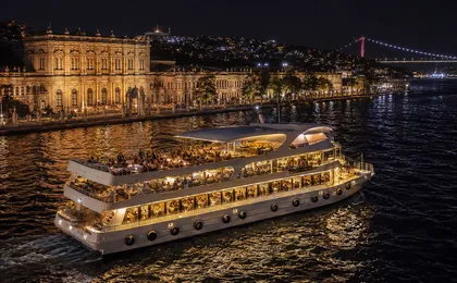 Bosphorus dinner cruise and live show