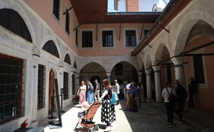 Topkapi Palace Fast Track Ticket, Highlights Tour and Audio Guide