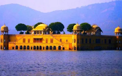 4-Days Golden Triangle Tour of Delhi, Agra and Jaipur by Fast trains ,