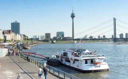 Panorama river boat cruise in Düsseldorf