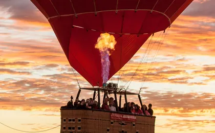 30 minute early morning hot-air balloon flight in Alice Springs