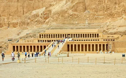 Full-day East and West Bank tour with lunch from Luxor