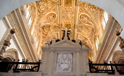 Cathedral-Mosque and Jewish quarter guided tour for small groups