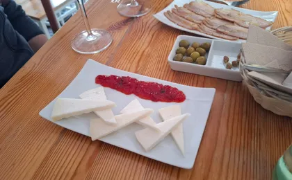 Cadiz Food Tour with Tapas & Drinks with a Local