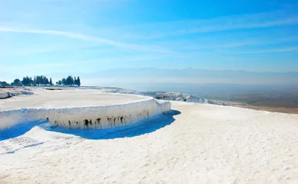 Exploring Pamukkale and Hierapolis ruins group tour from Denizli