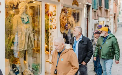 St. Mark's Basilica and Doge's Palace Guided Tour with Gondola Ride