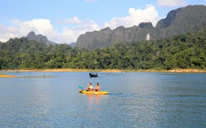 Full-Day Cheow Lan Lake Tour from Khao Lak with Kayaking and Lunch