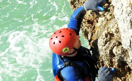 Coasteering experience in São Rafael beach