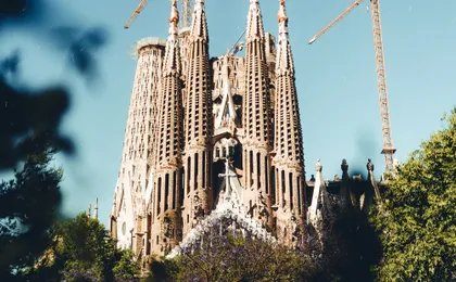 Barcelona guided tour with Sagrada Familia and Park Güell entry