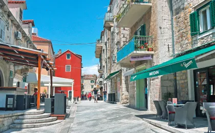 Morning shuttle bus to Makarska
