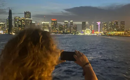 Miami skyline cruise of South Beach millionaires' homes and Venetian Islands
