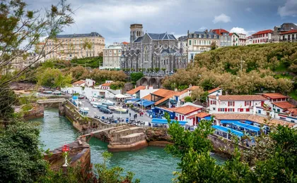 Sea, surf and fun, the outdoor city game in Biarritz