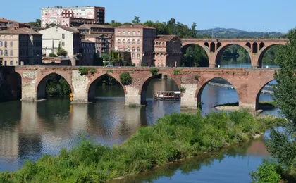 Trip to Albi and Cordes Sur Ciel from Toulouse