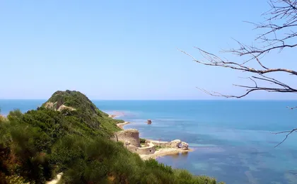 Cape Rodon 4x4 Tour with Wine Tasting and Cold War Bunker