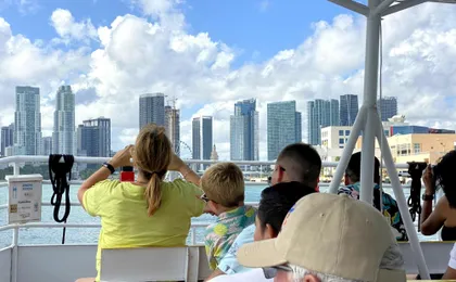 South Beach: Cruise of Millionaire’s Homes & Miami Skyline