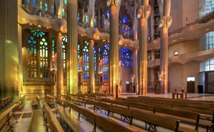 Small-group guided tour of the Sagrada Familia in Barcelona with priority access