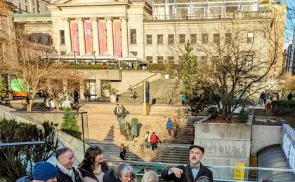 Vancouver Heritage Buildings Holiday Tour with Hot Chocolate