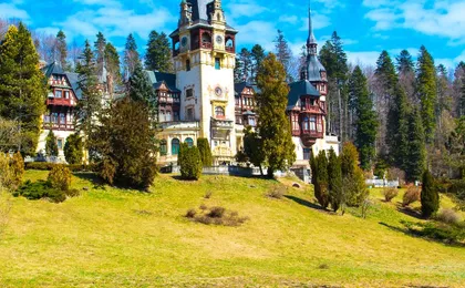 Bran Castle, Peles Castle and Brasov Full-Day Tour