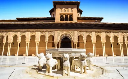 Alhambra guided tour with skip-the-line tickets and transport