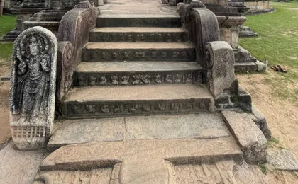 Polonnaruwa Ancient City Day Tour from the East Coast