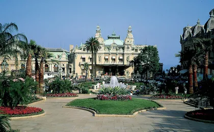 Monaco and Perched Medieval Villages shared trip from Nice