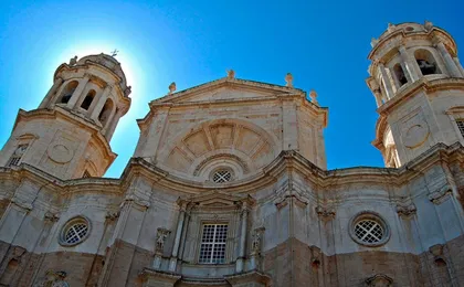 48-hour Cádiz hop-on hop-off tour with optional Cathedral ticket