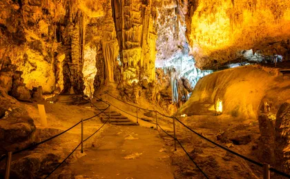 Neptune’s Caves Boat Tour