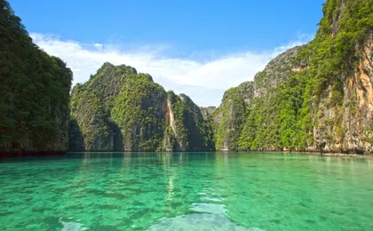 Speedboat tour of the Phi Phi Islands