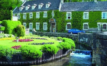 England In One Day: Stonehenge, Bath, Stratford and The Cotswolds Tour
