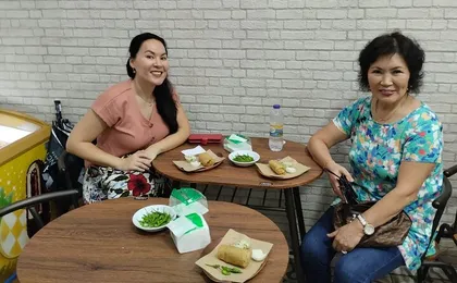 Night Walking Tour-Malioboro street food with guide at Yogyakarta