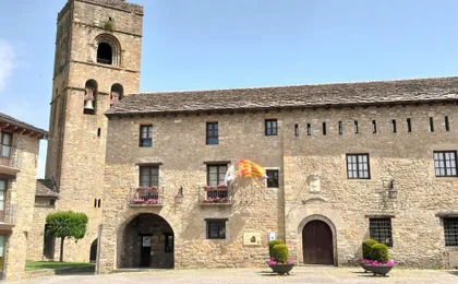 Day trip to three towns in Ordesa National Park from Zaragoza