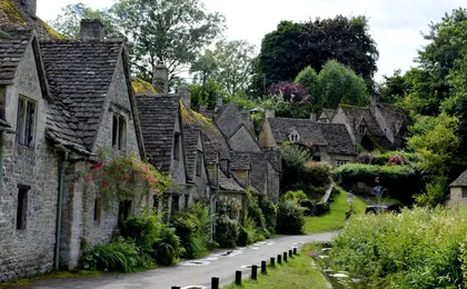 England In One Day: Stonehenge, Bath, Stratford and The Cotswolds Tour