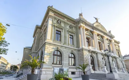 Geneva Architecture Private Walk with a Local Expert
