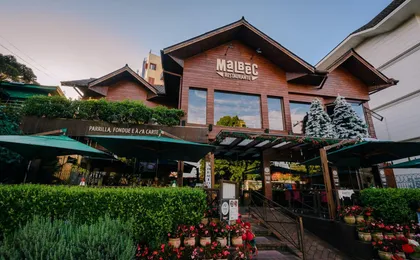 Swiss night in Gramado with fondue dinner