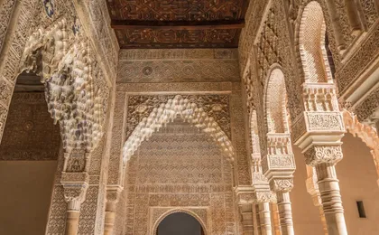 Alhambra guided tour with skip-the-line tickets and transport