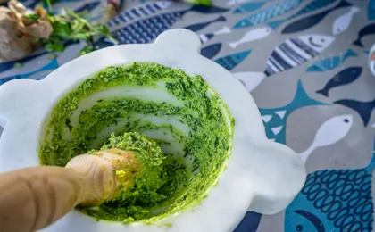 Market Tour and Dining Experience at a Cesarina's Home in La Spezia