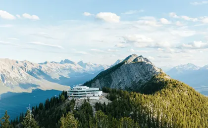 Banff area and canyon walking tour from Calgary