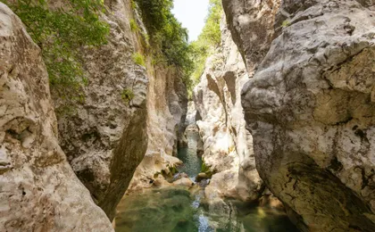 Family outdoor adventure experience in Aladdin's Canyon