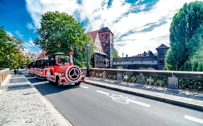 Nuremberg City Tour with the Bimmelbahn Departure from the Schönen Brunnen
